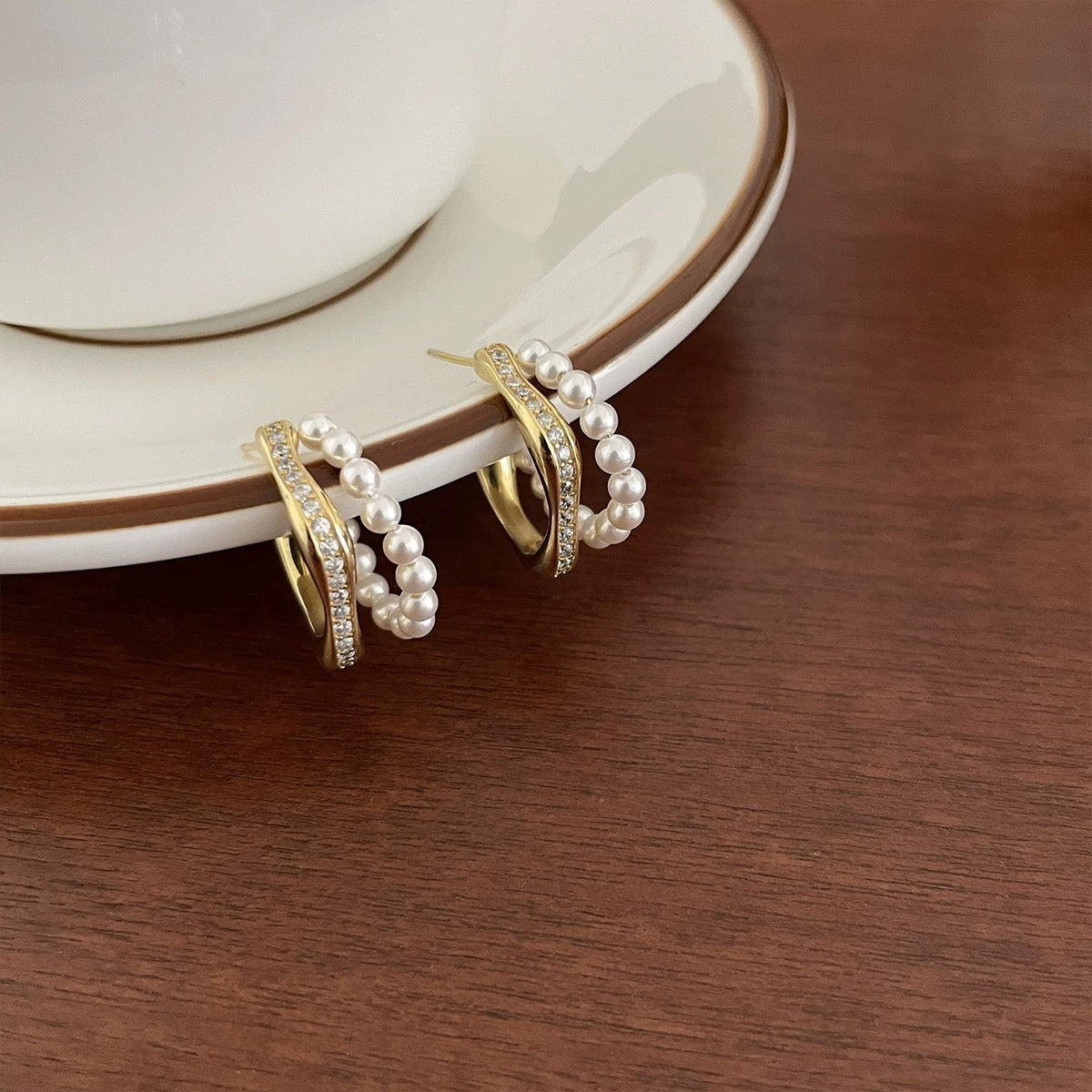 Classic Pearl Hoop Earrings – Effortless Everyday Elegance